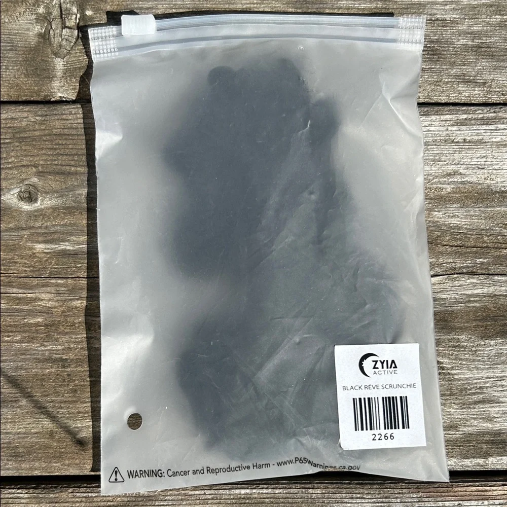 ZYIA Active Black Reve Scrunchie (2 Pack)  Item #2266 New in bag!